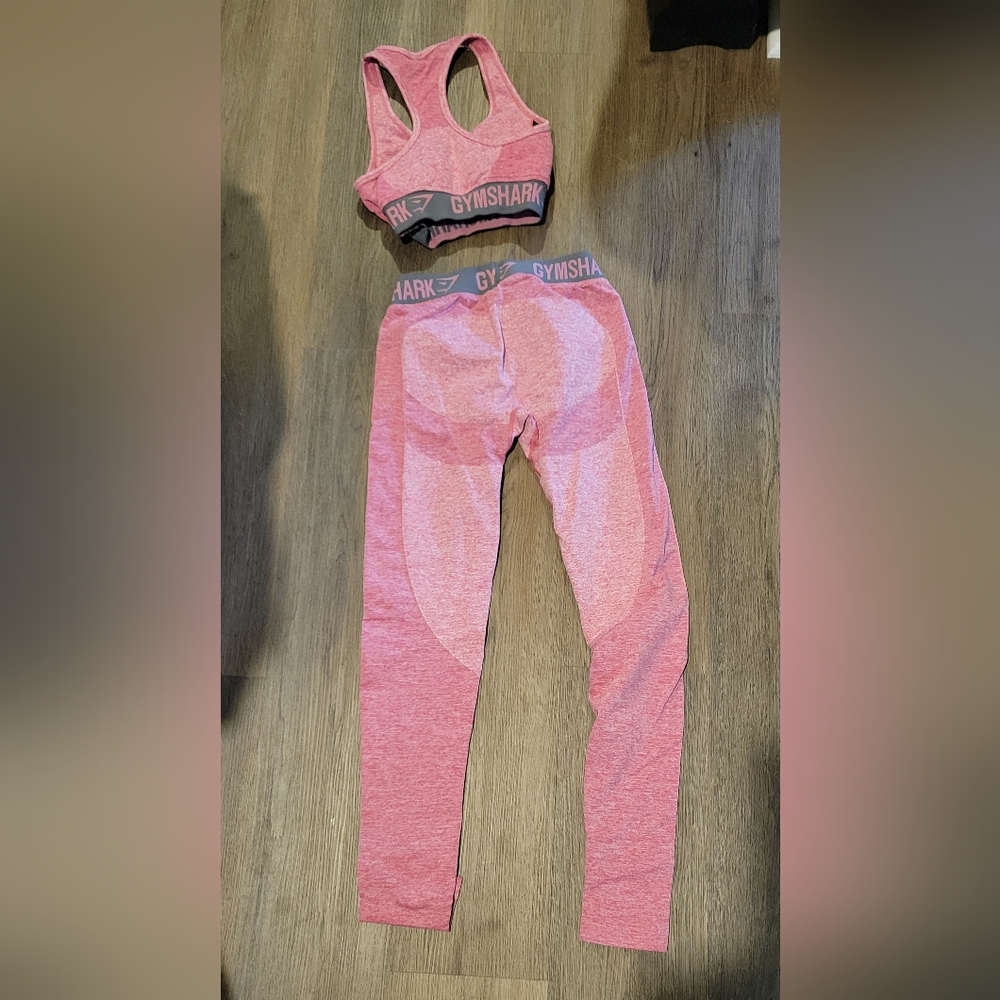 Gymshark Vibrant Pink Activewear Set - Picture 2 of 5